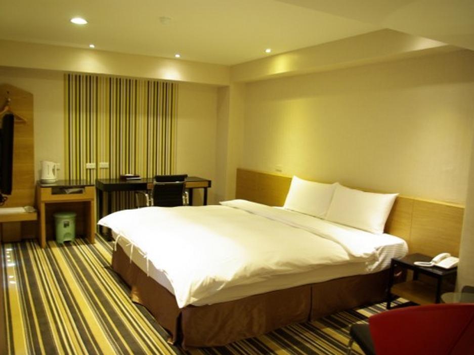 Country Garden Hotel Chiayi Extérieur photo