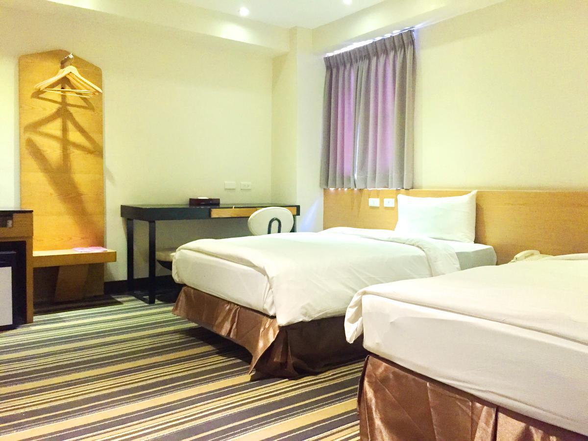 Country Garden Hotel Chiayi Extérieur photo