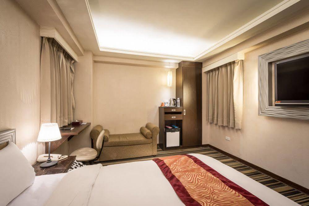 Country Garden Hotel Chiayi Extérieur photo